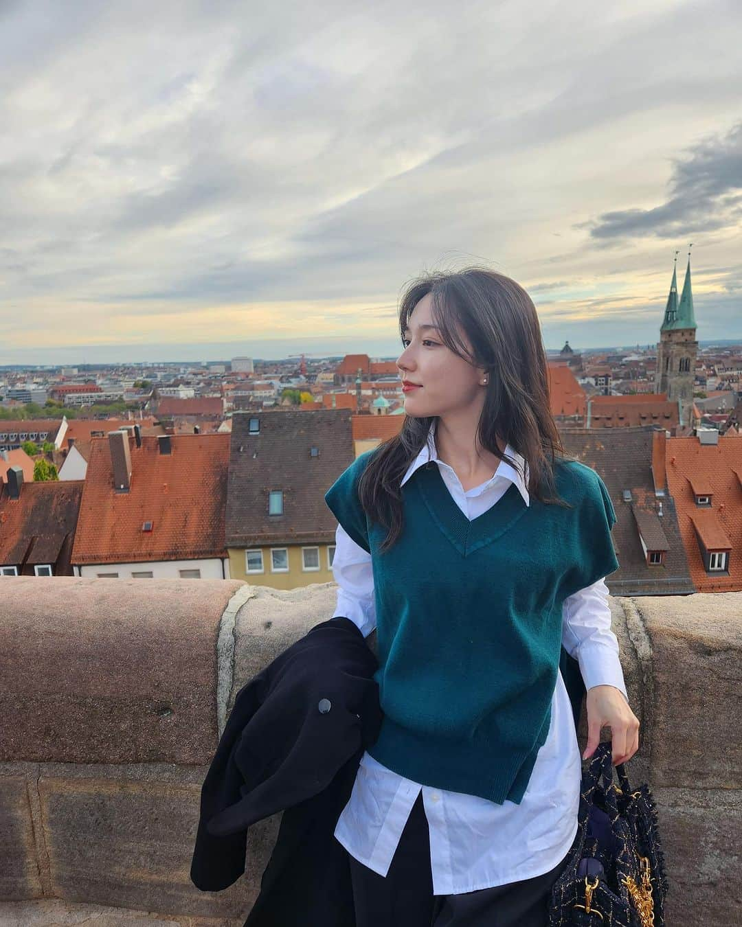 ティア さんのインスタグラム写真 - (ティア Instagram)「Will be sharing my European adventures one photo at a time🤍 (more like collage😛)  #Germany #Europetrip #fallstyle #독일여행 #유럽여행 #가을룩」11月4日 13時11分 - tia_0315