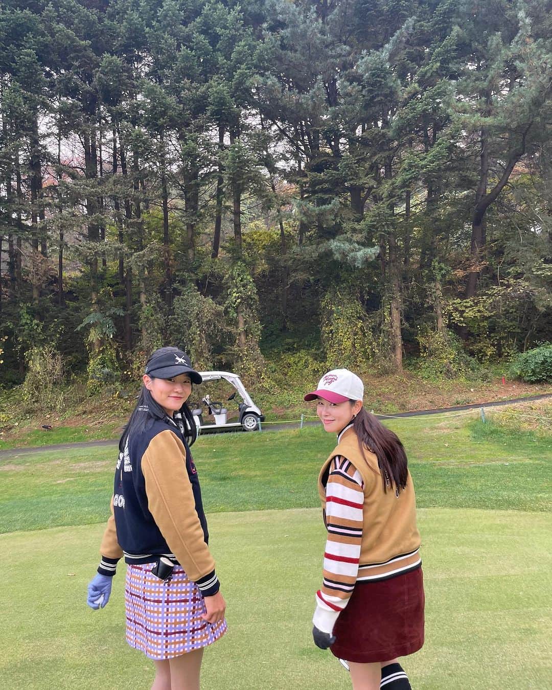 ヒョニ・カンさんのインスタグラム写真 - (ヒョニ・カンInstagram)「🤎💙❤️🧡💜💛🖤💚 🦊  . . #hyoni_golf #golf」11月4日 13時16分 - hyoni_kang