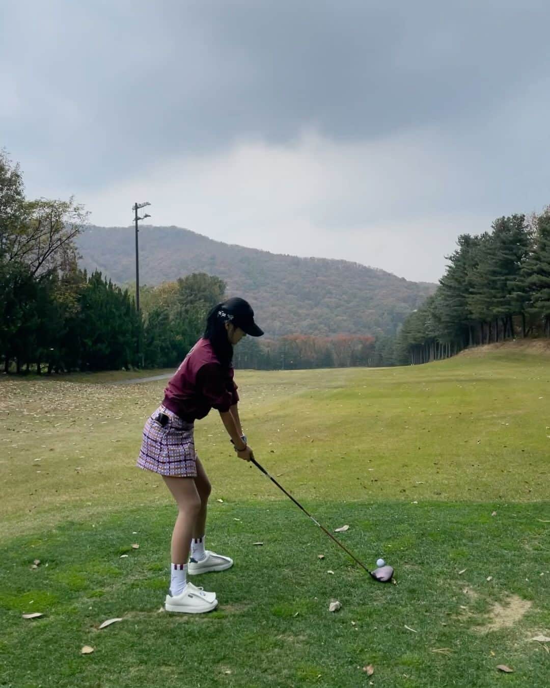 ヒョニ・カンのインスタグラム：「🤎💙❤️🧡💜💛🖤💚 🦊  . . #hyoni_golf #golf」