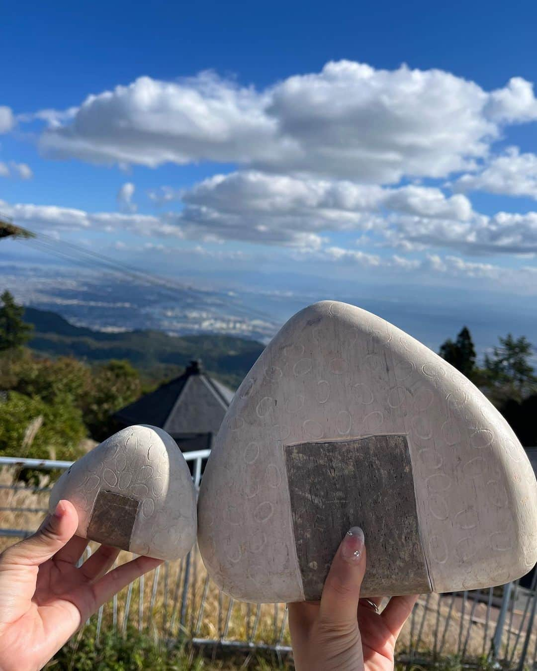 YOUKORINさんのインスタグラム写真 - (YOUKORINInstagram)「六甲山🗻 六甲山ミーツアート展の様子も また載せる🥰 シダレミュージアムが楽しい スポットになってたのでおすすめ💕  #六甲山#六甲山ガーデンテラス#兵庫県#シダレミュージアム#rokko#hyogo#テラス#六甲山観光」11月4日 13時37分 - xxy0uc0riinxx