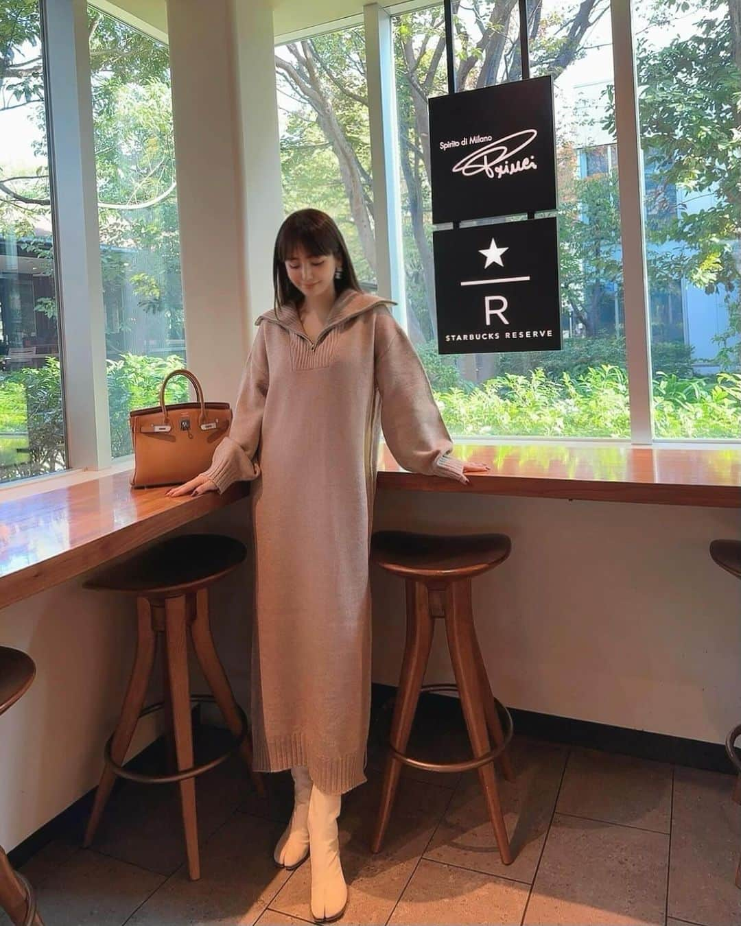 桃華絵里さんのインスタグラム写真 - (桃華絵里Instagram)「Today's look ☕︎ 🧸🤎🧶 #ootd #mocoas #maisonmargiela #hermes」11月4日 13時49分 - _momoka828_