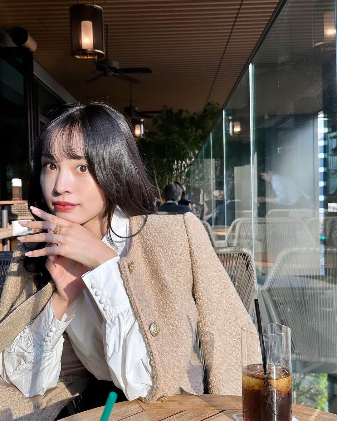 大谷凜香のインスタグラム：「まだまだ暖かくてありがたいっ 日梨ちゃんが沢山撮ってくれました🐈‍⬛」