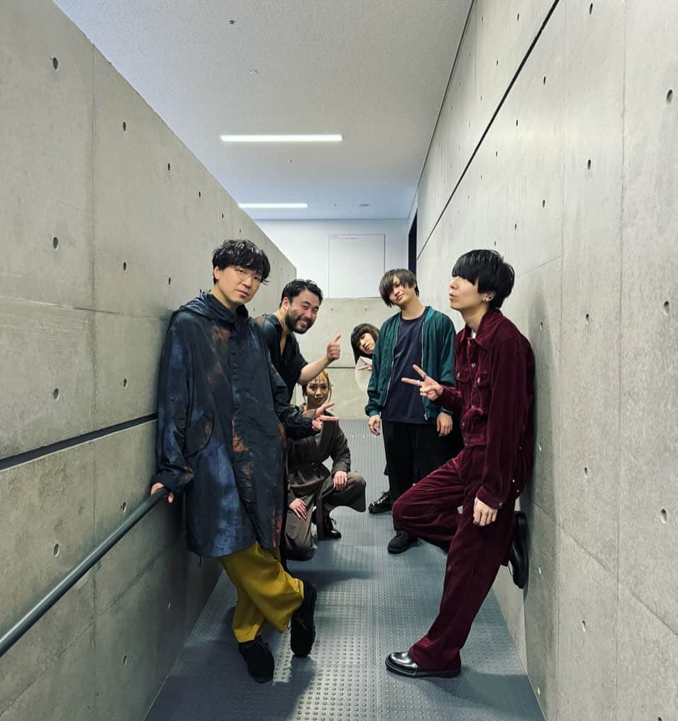 川谷絵音のインスタグラム：「早稲田祭ありがとうございました。出店に行ったら86歳のおばあちゃんが1000円奢ってくれました。優しい世界。」