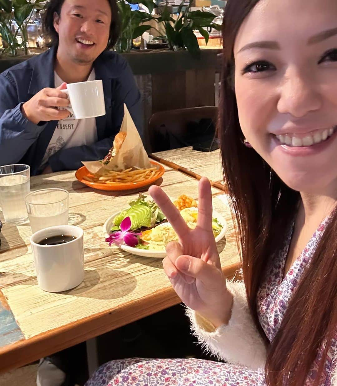 ochikeronさんのインスタグラム写真 - (ochikeronInstagram)「Thursday Lunch Date 🥗  We both are busy parents, so we hang out together to stop keeping ourselves busy 👍🏻  #lunchdate #hawaiianfood」11月4日 14時46分 - ochikeron