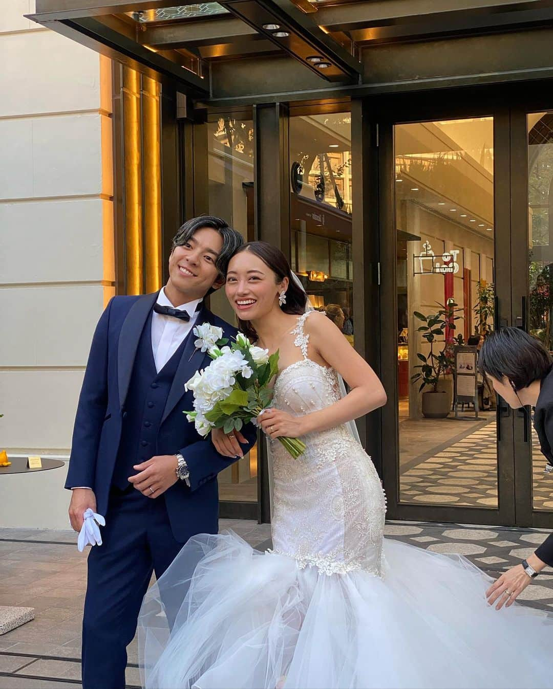 米山妃利さんのインスタグラム写真 - (米山妃利Instagram)「Happy Wedding Day.💒 . お二人の想いが詰まった 素敵すぎる結婚式でした🍀💗 . 改めて本当に本当に、 おめでとうございます🫶🏽 . 今までもたくさんお世話になっておりますが、、 これからもたくさんお世話になります！☺️ . . @k.z.m528_eden  @anrinakajima  . #happywedding」11月4日 15時03分 - hiyori.228