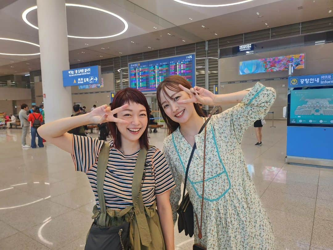 小雪のインスタグラム：「🇰🇷 今夜のテレQたくなる！は まぁさんとの韓国旅🍺 @takunaru_takunaru  弾丸旅だったけど 情報満載です～！！  今夜6時55分から🌈  TVerでも配信されるので 全国の皆さま是非🌠  #テレQ #たくなる #まあこゆき #韓国旅」