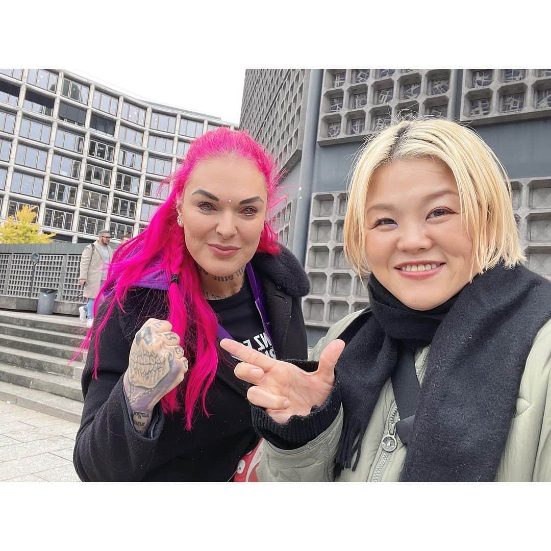 高橋奈苗さんのインスタグラム写真 - (高橋奈苗Instagram)「#PASSIONTRIP  ドイツ🇩🇪 Nanae in Germany!  綺麗な街並みです。 コーヒー屋さんが多いね☕️  @jazzygabert がたくさんケアしてくれてます。感謝🥲  あんなに闘ってたからこそ、なんだよなぁ、、🙏  いよいよ今日は試合‼️  WAKU WAKU‼️  悩みや迷い、全部捨てていくぞ‼️  ドイツを震撼させよう🔥  PASSION‼️  I'm a passionmonster‼️  Are you ready? Germany🇩🇪  通販ショップ➡︎ https://jungarian.thebase.in/  #プロレス #高橋奈七永  #ナナエ #パッション #passion #女子プロレス #人間国宝 #japan #nanaetakahashi #Germany」11月4日 14時55分 - nanae_passion_
