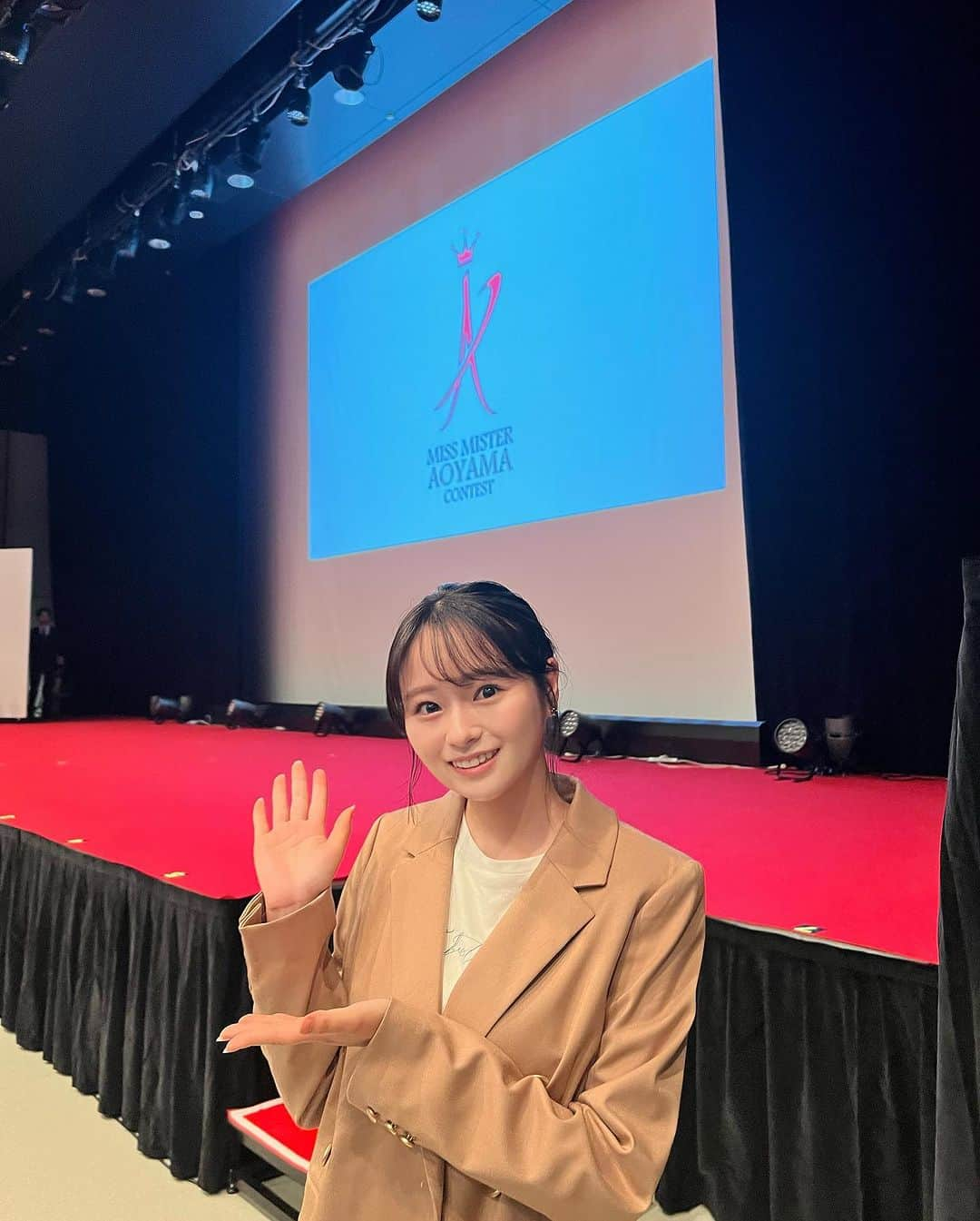 奥原ゆきののインスタグラム：「先週の土曜日は、ミスミスター青山のフィナーレに。  今年はRENATAクリニック×ミスミスター青山でプロジェクトをさせて頂きました。  フィナーレ当日は最前列でファイナリストの皆様の勇姿を見させて頂き、胸が熱くなりました‥！  青山学院大学の裏にあるRENATAクリニックでは、今年度中【青山学院大学生全メニュー10%OFF】のキャンペーンも始まってますので宜しければ🔍」