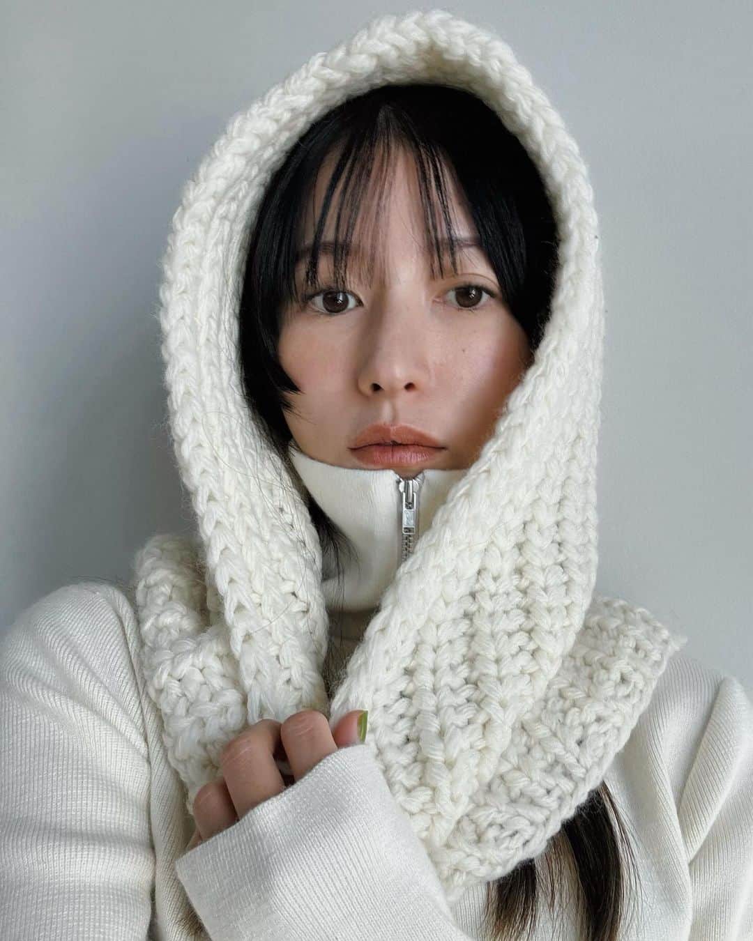 松本恵奈のインスタグラム：「CLANE×kijimatakayuki♡ ざっくり編みのバラクラバ。 顔まわりが映えるのでおすすめです♡ ニットやアウターとの相性もバッチリです♡ #clane #kijimatakayuki #コラボ」