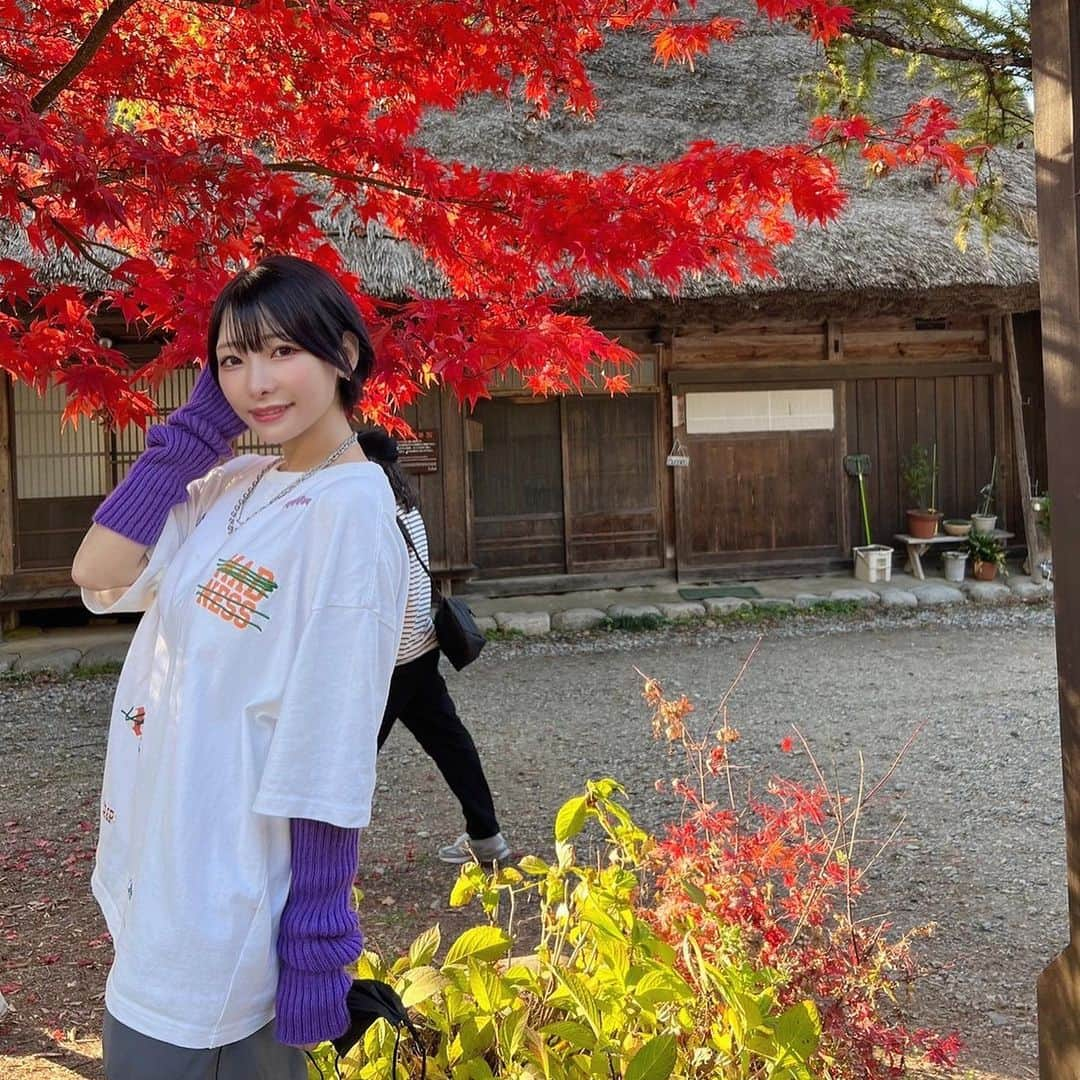 えっちゃんのインスタグラム：「.  #岐阜観光 🍁 . .  #紅葉 #高山市  #飛騨高山  #飛騨市  #レトロミュージアム飛騨高山  #昭和博物館  #紅葉スポット  #白川郷  #白川郷合掌村  #雛見沢村  #旅行  #秋旅行  #japan  #japanese #japantravel #japantrip  #japanlife」