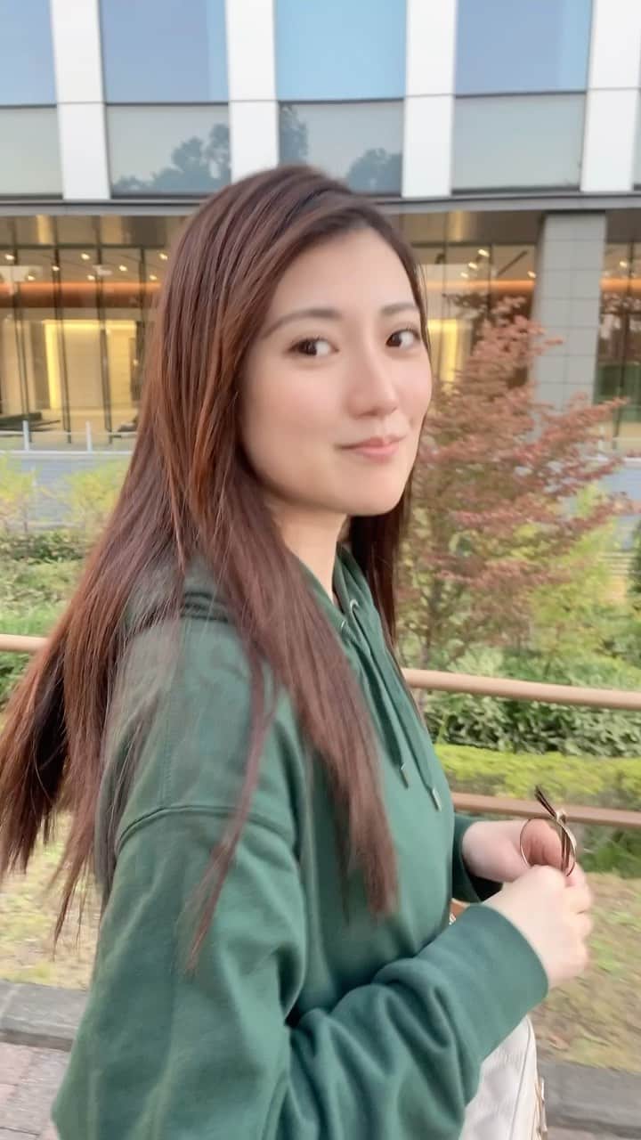 草野綾のインスタグラム：「· おさんぽ🐾‪🐾🐾 · 期間限定で海沿いとかに住みたい…💭 ·」