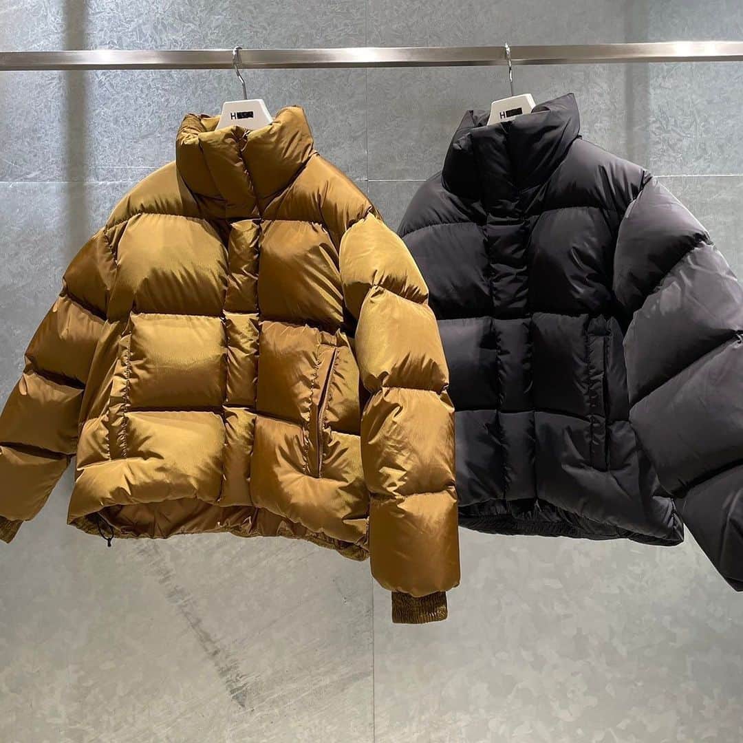 H BEAUTY&YOUTHさんのインスタグラム写真 - (H BEAUTY&YOUTHInstagram)「＜H BEAUTY&YOUTH＞ CROPPED DOWN JACKET ¥88,000 Color: MD.BROWN/BLACK Size: S/M/L  #H_beautyandyouth #エイチビューティアンドユース @h_beautyandyouth  #BEAUTYANDYOUTH #ビューティアンドユース #Unitedarrows #ユナイテッドアローズ」11月4日 15時22分 - h_beautyandyouth