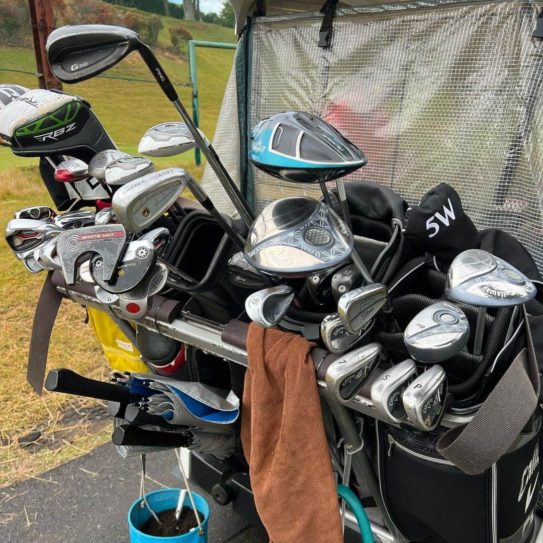 なっちゃんさんのインスタグラム写真 - (なっちゃんInstagram)「Rainy day golf そういや前髪切りすぎました。雨ゴルフつらかった。。  #ゴルフ #ゴルフ女子 #前髪カット #ゴルフウェア #ゴルフ初心者 #前髪 #雨ゴルフ」11月4日 15時30分 - bored_motor