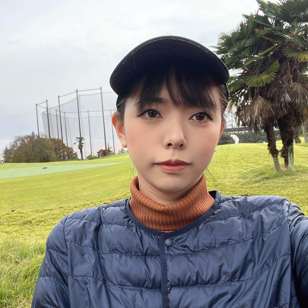 なっちゃんさんのインスタグラム写真 - (なっちゃんInstagram)「Rainy day golf そういや前髪切りすぎました。雨ゴルフつらかった。。  #ゴルフ #ゴルフ女子 #前髪カット #ゴルフウェア #ゴルフ初心者 #前髪 #雨ゴルフ」11月4日 15時30分 - bored_motor