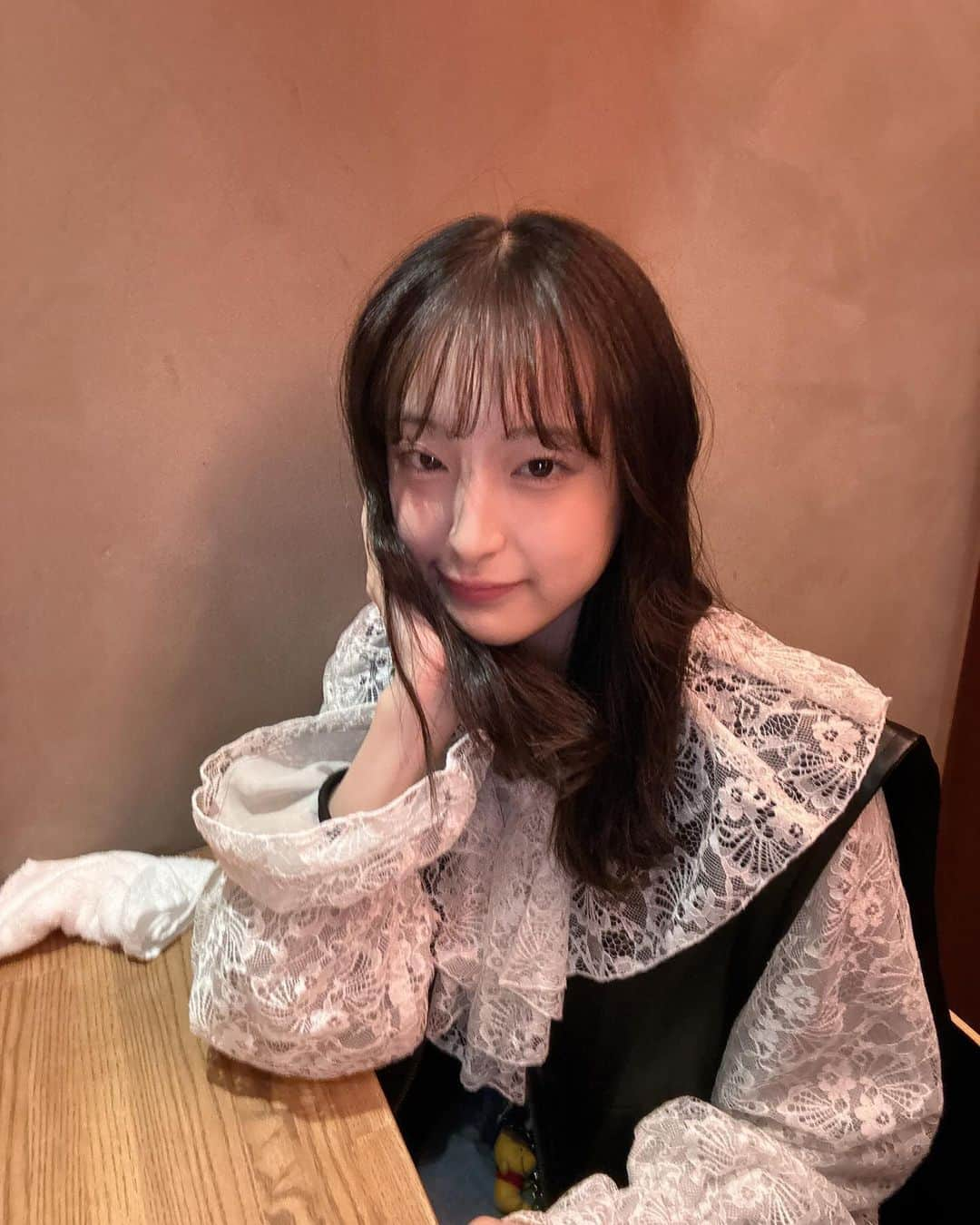 川原美咲のインスタグラム：「🥂🍕🍝 彼女…？？？ ・ ・ 生きてます✌️ 稽古に必死です！笑  『見えない人たち』　築地ブディストホール 来てください！！！！ （詳細はストーリーのアーカイブへ） ・ ・ ・ ・ ・ #彼女とデートなうに使っていいよ #彼女とデートなう #彼女とご飯なう #食いしん坊倶楽部 #食いしん坊万歳 #食いしん坊と繋がりたい #90s #02년생 #02世代 #02line #0203students #0203革命 #0203line #骨格ナチュラル #ブルベ夏 #ブルベ」