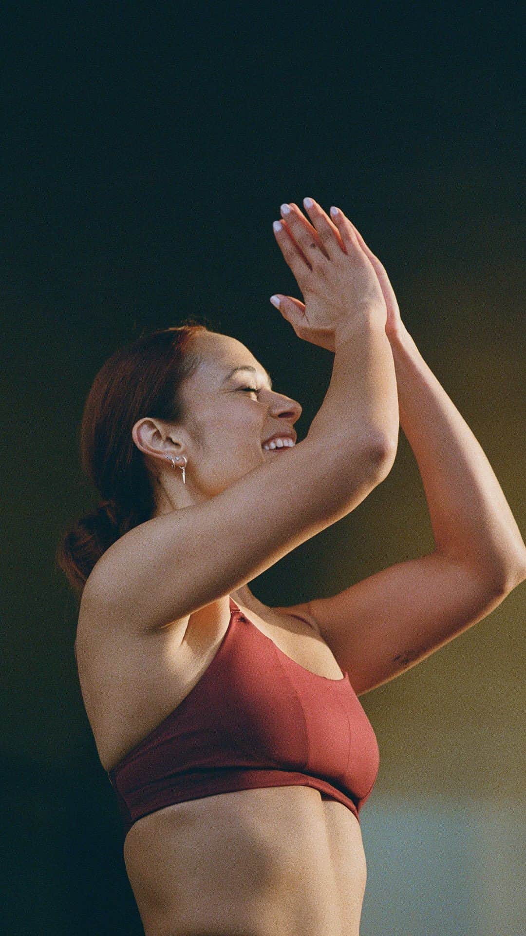 adidas Womenのインスタグラム：「What thoughts go through your head while doing yoga? 🤔💭 ⁠ ⁠ #adidaslesmills #bodybalance #adidastraining」