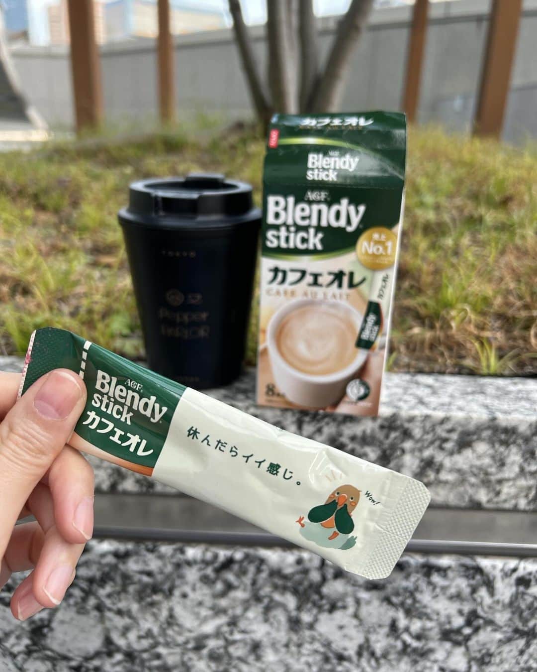 satomiさんのインスタグラム写真 - (satomiInstagram)「☕️💭🍵💭 ・ 一緒にふぅしよ☺️🤍💭 ・ 1日1回ふぅタイム🕰️ お仕事の合間の大切な時間✨✨ ・ 今日はカフェオレな気分🤍💭 あーケーキ食べたい🍰🧁 ・ 寒さくて顔…🥶冬は苦手🐻 ・ #PR #ブレンディ  #ブレンディスティック #いつでもふぅ  #CCJ2023  #blendystick  #stickcoffee  #おうちカフェ  #sweets #teatime  #coffeetime @agf.jp_official @ccj_official.jp  #カフェ巡り #カフェ活 #カフェラテ #抹茶ラテ」11月4日 16時01分 - saatoomii47