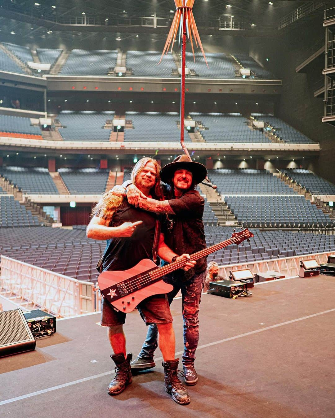 ニッキー・シックスのインスタグラム：「Soundcheck in Yokohama with my dude @fredofdethofficial @fredkowalophotography. Behind every guy or gal you ever watch performing there is their tech. Fred stays on top of my ever  changing basses,strings and all my gear.( top to bottom ) and this lunatic always has a smile on his face even when I don’t ( which always turns my day around )—-Really glad @rosshalfin got this shot.  It’s a framer. Thanks Fred.」