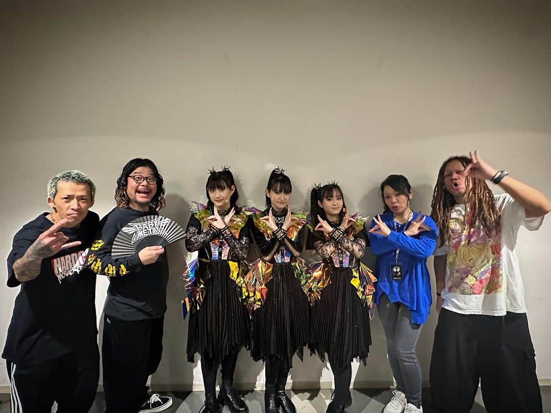 BABYMETALのインスタグラム：「🗣Thank you!!! @mth_official_33cjl 🤘🦊🦊🦊🤘  #BABYMETAL #BMTHNEXFEST @nex_fest_japan」