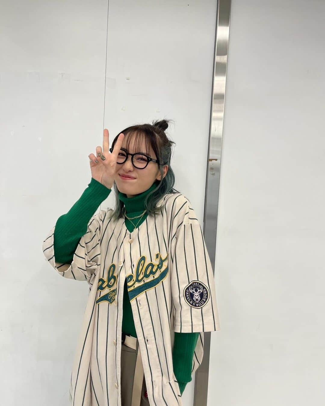 工藤遥さんのインスタグラム写真 - (工藤遥Instagram)「. カレンダーイベント、ありがとうございました〜🌐  tops:@aoyama_ladies  sizeM bottom:@aoyama_ladies  sizeL glasses:@resee.official  #遥服#半目」11月4日 16時22分 - haruka_kudo.official