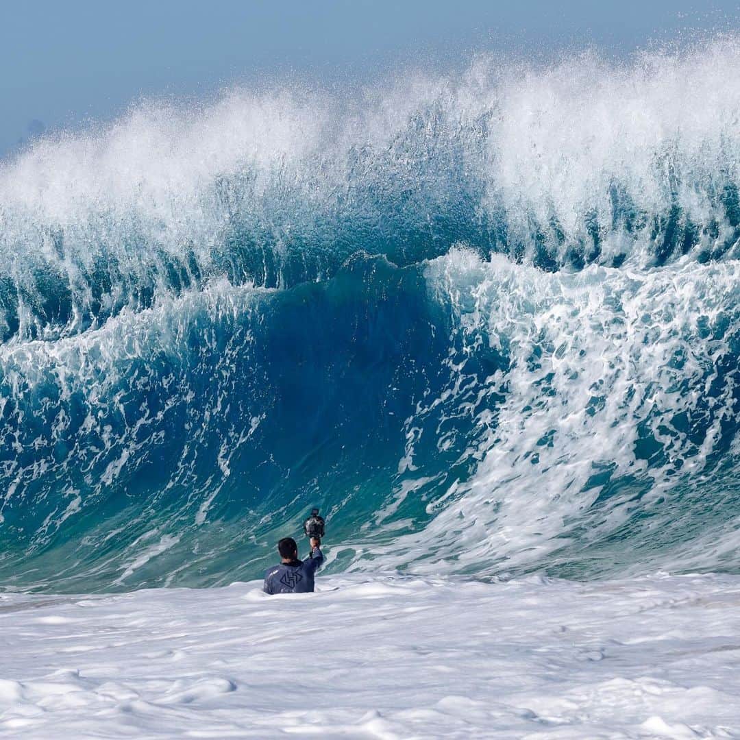 クラーク・リトルのインスタグラム：「Shooting #shorebreak yesterday. Photos @bevsonthebeach」