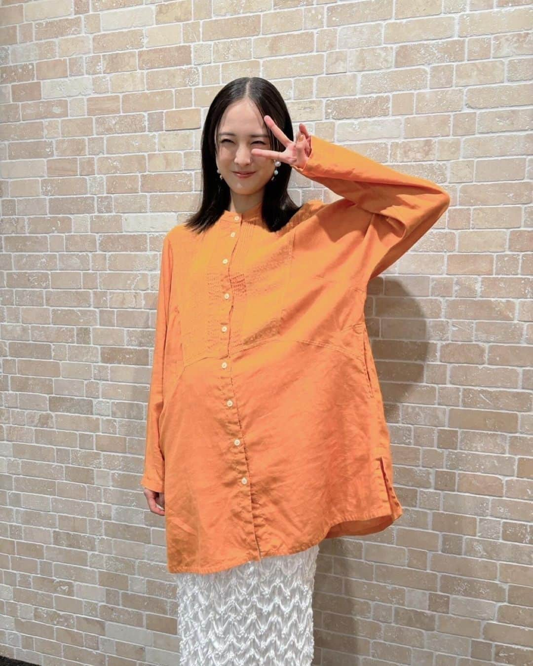 大友花恋のインスタグラム：「今夜、「二軒目どうする？」出演させていただきます✨ 松岡さんと大吉さんの穏やかな雰囲気と、美味しいお酒の力で、今までテレビで話したことのないことをたくさん話しました。  このロケで食べた、牛すじ煮込みが忘れられない…。 また、行きたいな、絶対行こうっと🤤」