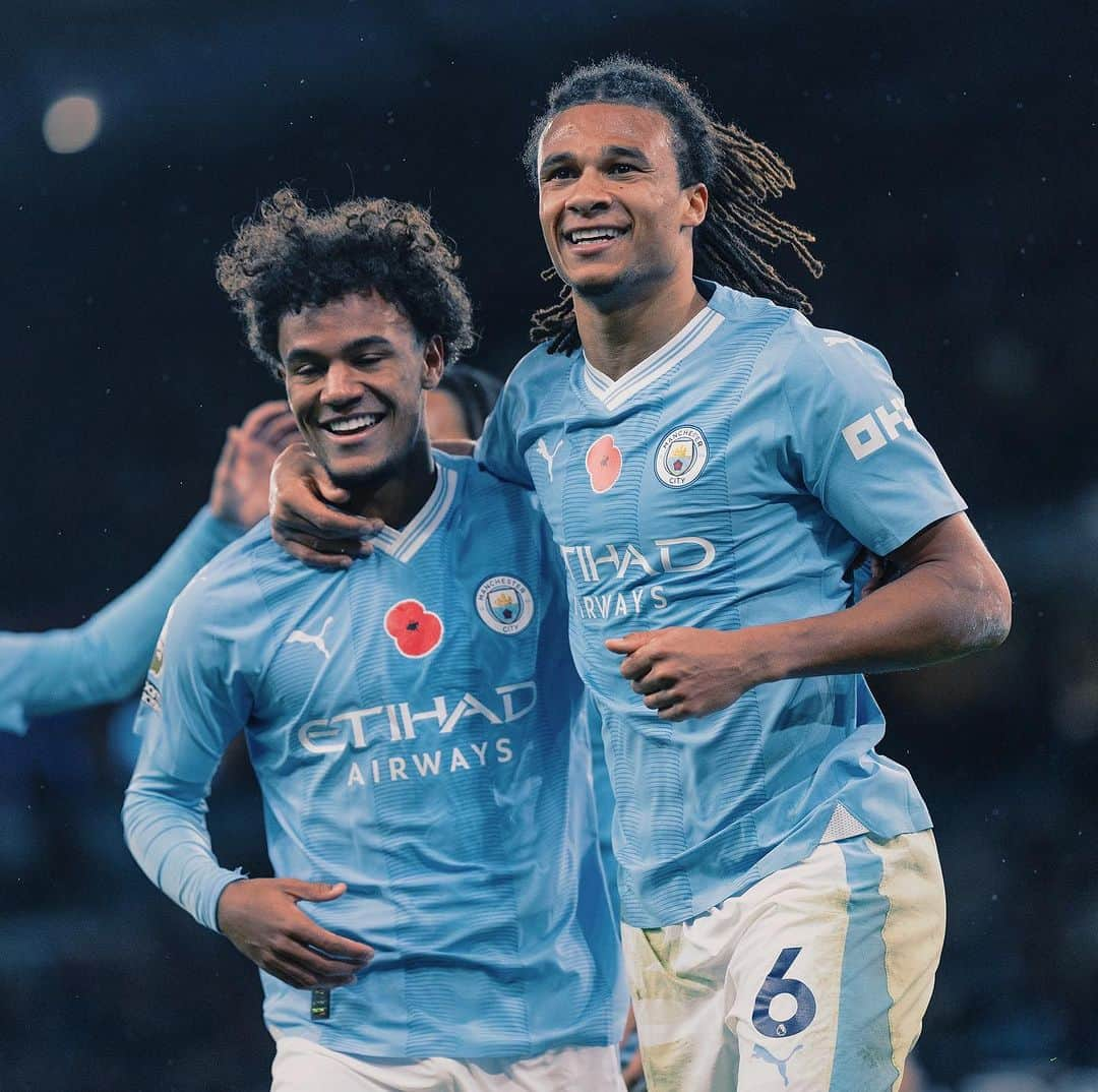 ナタン・アケさんのインスタグラム写真 - (ナタン・アケInstagram)「Big win 💙 happy to be on the score sheet @mancity」11月5日 3時20分 - nathanake