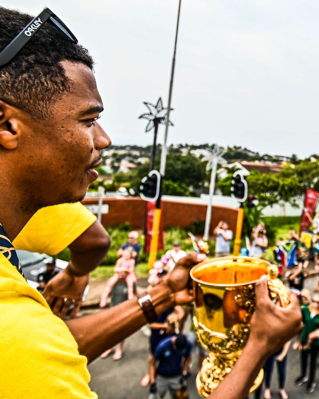 ラグビー南アフリカ代表さんのインスタグラム写真 - (ラグビー南アフリカ代表Instagram)「Another day of amazing support - thank you Durbs! 🏆🚌 #Springboks #StrongerTogether  📸 Gallo Images」11月5日 1時50分 - bokrugby