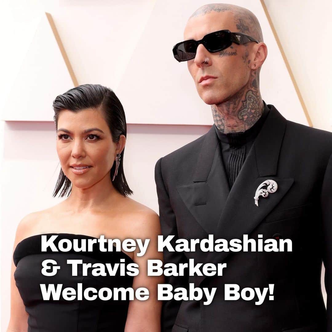 Just Jaredさんのインスタグラム写真 - (Just JaredInstagram)「Sources have confirmed that Kourtney Kardashian & Travis Barker welcomed their first child together, a baby boy! Tap this photo in the LINK IN BIO for more details.  #KourtneyKardashian #TravisBarker Photo: Getty」11月5日 1時51分 - justjared