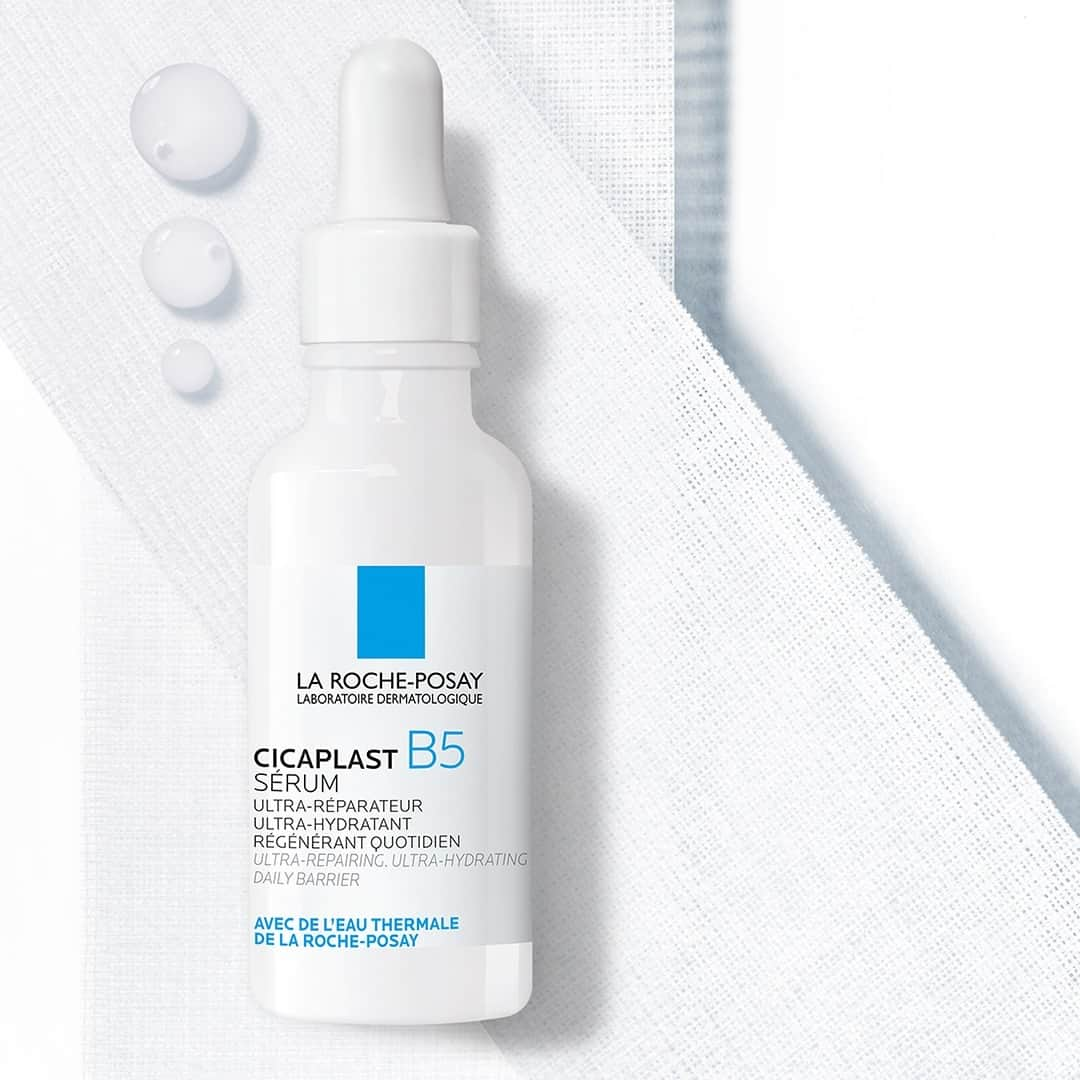 La Roche-Posayさんのインスタグラム写真 - (La Roche-PosayInstagram)「Get ready to brave winter! Introducing the Cicaplast B5 Serum.  🛡️ Shields the skin from external aggressors and fast tracks recovery. 💧 Refreshes and repairs the skin barrier in just 1 hour*. 🌟 Evens and refines for improved skin quality.   Already in love with our Cicaplast B5 Serum? Give us a 💙 in the comment section.  All languages spoken here! Feel free to talk to us at anytime. #larocheposay #cicaplast #sensitiveskin Global official page from La Roche-Posay, France.  *Instrumental test 25 subjects」11月5日 1時55分 - larocheposay