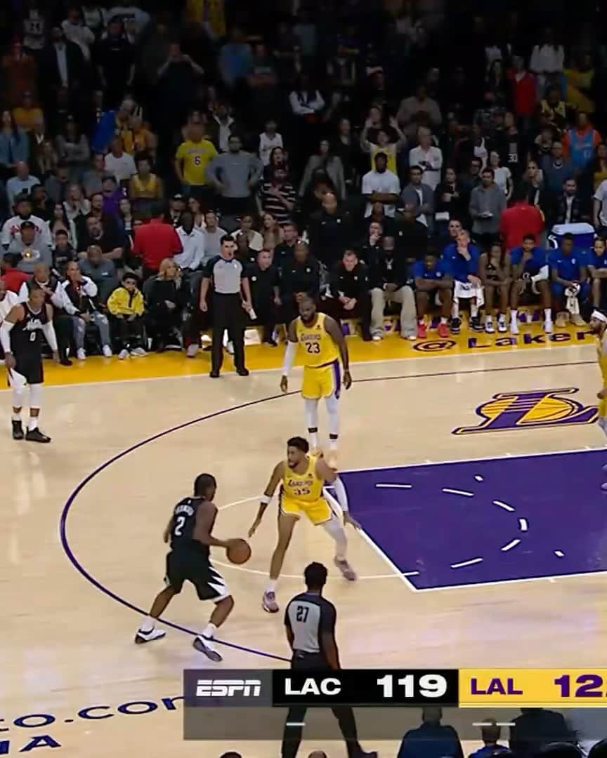 NBAのインスタグラム：「Coming off Wednesday’s big oop.. a 10-pack of LeBron’s BEST DUNKS with the @lakers!  🆚: LAKERS/MAGIC 🕖: 7:00pm/et 📱: NBA App」