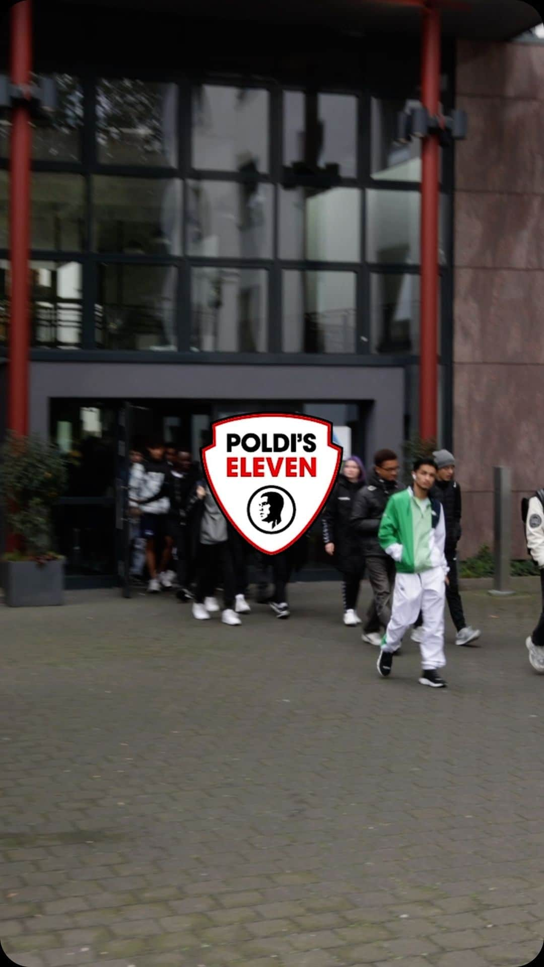 ルーカス・ポドルスキのインスタグラム：「POLDI’S ELEVEN - das Social Football Summit der Lukas Podolski Stiftung in der BASE - Day 2」