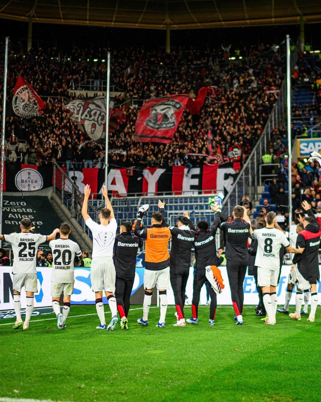 バイエル・レバークーゼンのインスタグラム：「Thank you for your support, #WerkselfFans! ⚫️♥️  #TSGB04 2-3 #Bundesliga #Bayer04 #Werkself」