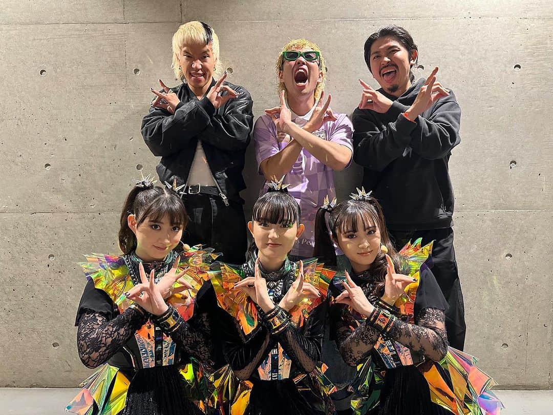 BABYMETALさんのインスタグラム写真 - (BABYMETALInstagram)「Thank you for coming to NEX_FEST in TOKYO⚡️ 🤘🦊🦊🦊🤘  Thank you @hydeofficial @masato_coldrain @paledusk_jpn   🇪🇺See You at "BABYMETAL WORLD TOUR 2023  EU & UK TOUR"🇬🇧  #BABYMETAL #BMTHNEXFEST @nex_fest_japan」11月5日 2時31分 - babymetal_official