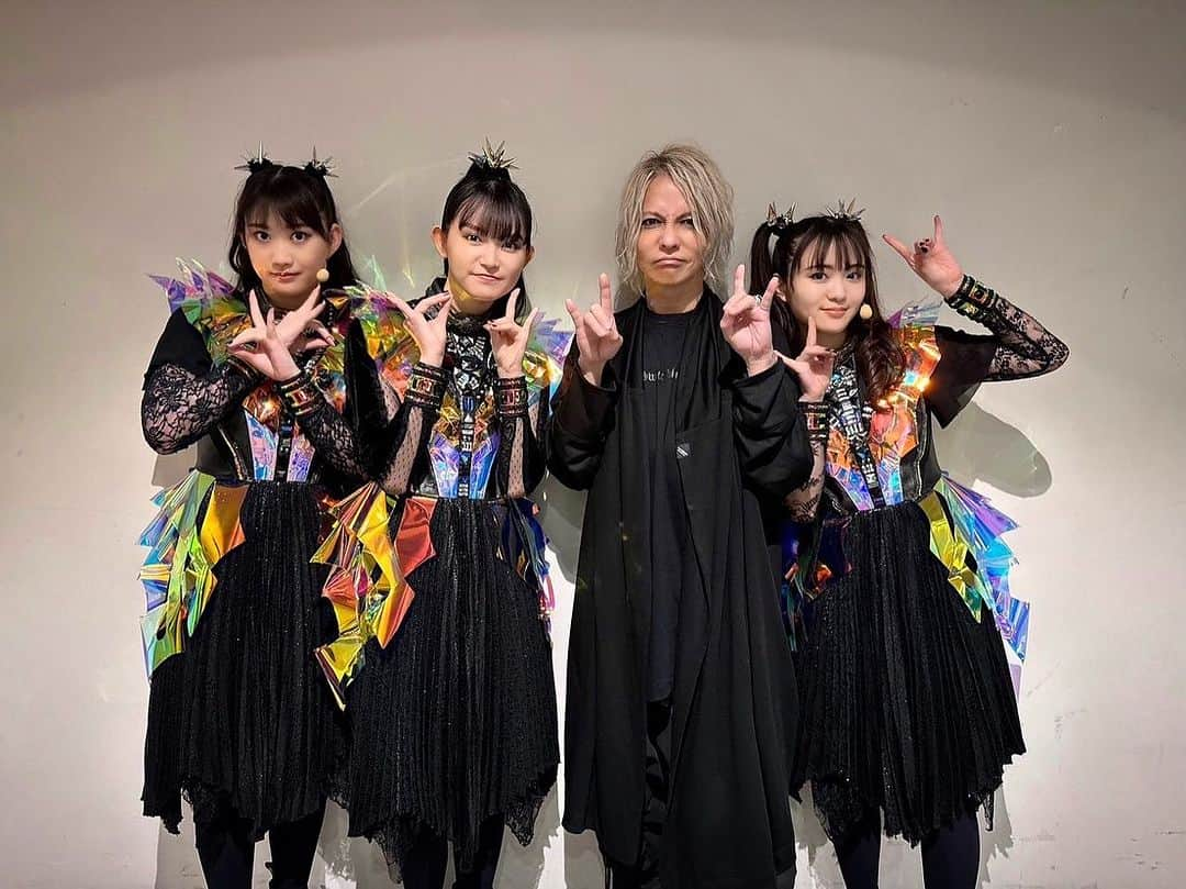 BABYMETALのインスタグラム：「Thank you for coming to NEX_FEST in TOKYO⚡️ 🤘🦊🦊🦊🤘  Thank you @hydeofficial @masato_coldrain @paledusk_jpn   🇪🇺See You at "BABYMETAL WORLD TOUR 2023  EU & UK TOUR"🇬🇧  #BABYMETAL #BMTHNEXFEST @nex_fest_japan」