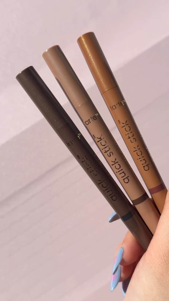 Tarte Cosmeticsのインスタグラム：「Our iconic 2-in-1 quick stick waterproof shadow & liners are available at @sephora and @ultabeauty! 🤩✨  These velvety-smooth shadow & liner sticks glide onto the eyes to deliver rich, buildable color in a single swipe. 🤍  FYI - our 30-second smolder trio bundle features 3 quick sticks for only $36!!! 😱  #tartecosmetics #rethinknatural」