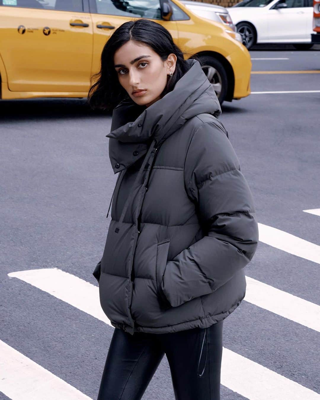 Saks Fifth Avenueさんのインスタグラム写真 - (Saks Fifth AvenueInstagram)「#OnlyAtSaks: Braving the cold this winter in Mercer Collective’s puffer has never looked so sleek. Head to our IG stories for more coat inspo. #Saks」11月5日 2時47分 - saks