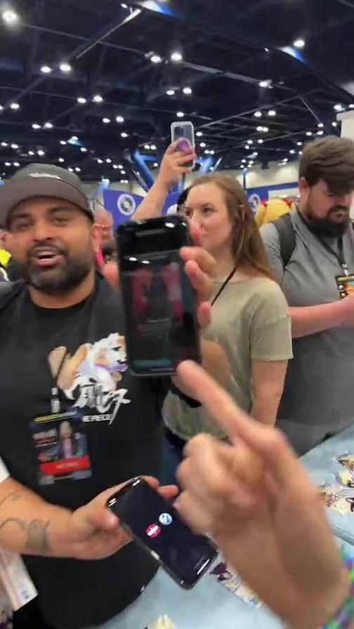 スティーヴ・アオキのインスタグラム：「HiroQuest booth already going krazzzzy. Get ur digital card freeeee only 1104 made for @collect_a_con 11/04 Houston! Follow @hiroquestgames 🦹🦹🦹🦹🦹」