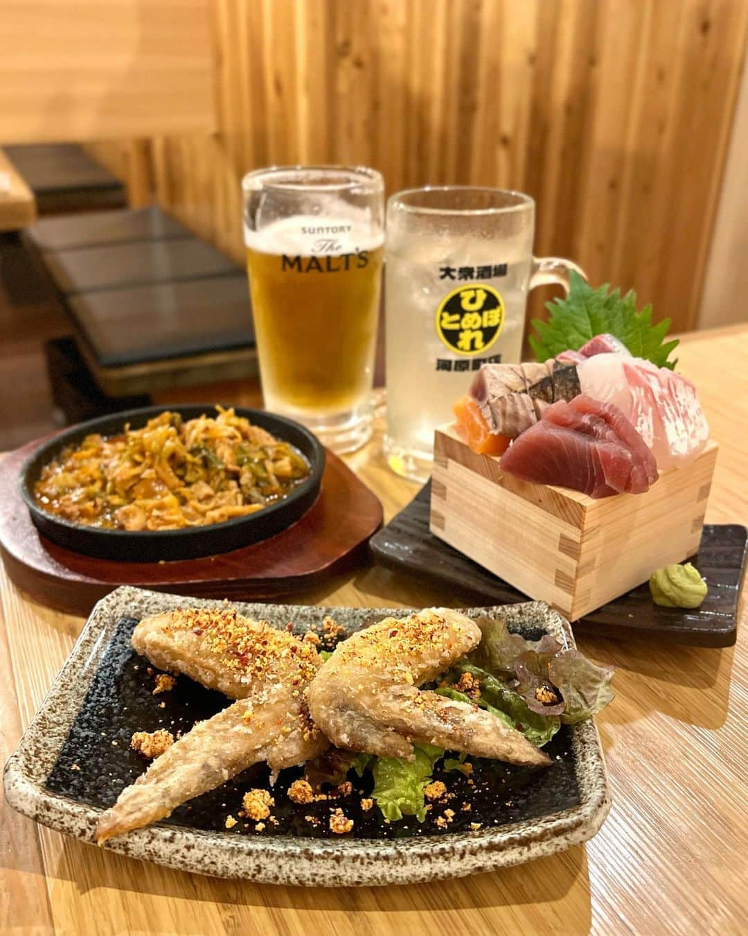 みき みーやんさんのインスタグラム写真 - (みき みーやんInstagram)「飲みメイン‼️って方向きの居酒屋さん🍺 . 肉ト魚 大衆酒場 ひとめぼれ 京都店 @hitomebore.kyoto  . レモンサワーと強炭酸のハイボールが 何杯飲んでも219円🍋💕 . 飲みメインでみんなでワイワイ言いながら 居酒屋メニュー何個かつまみたい方に おすすめのお店かな？🙃 . . ご飯よりもとにかく安くで飲めたらいいよー！ って方にはかなりおすすめ🍋 . #PR#京都グルメ#京都居酒屋 #京都飲み#河原町グルメ#京都河原町#河原町#京都ディナー#京都#河原町居酒屋 #kyotogourmet #kyotodinner#kyoto #グルメ女子 #フリーモデル#関西モデル#京都デート#四条グルメ」11月4日 18時23分 - mi_yan0101