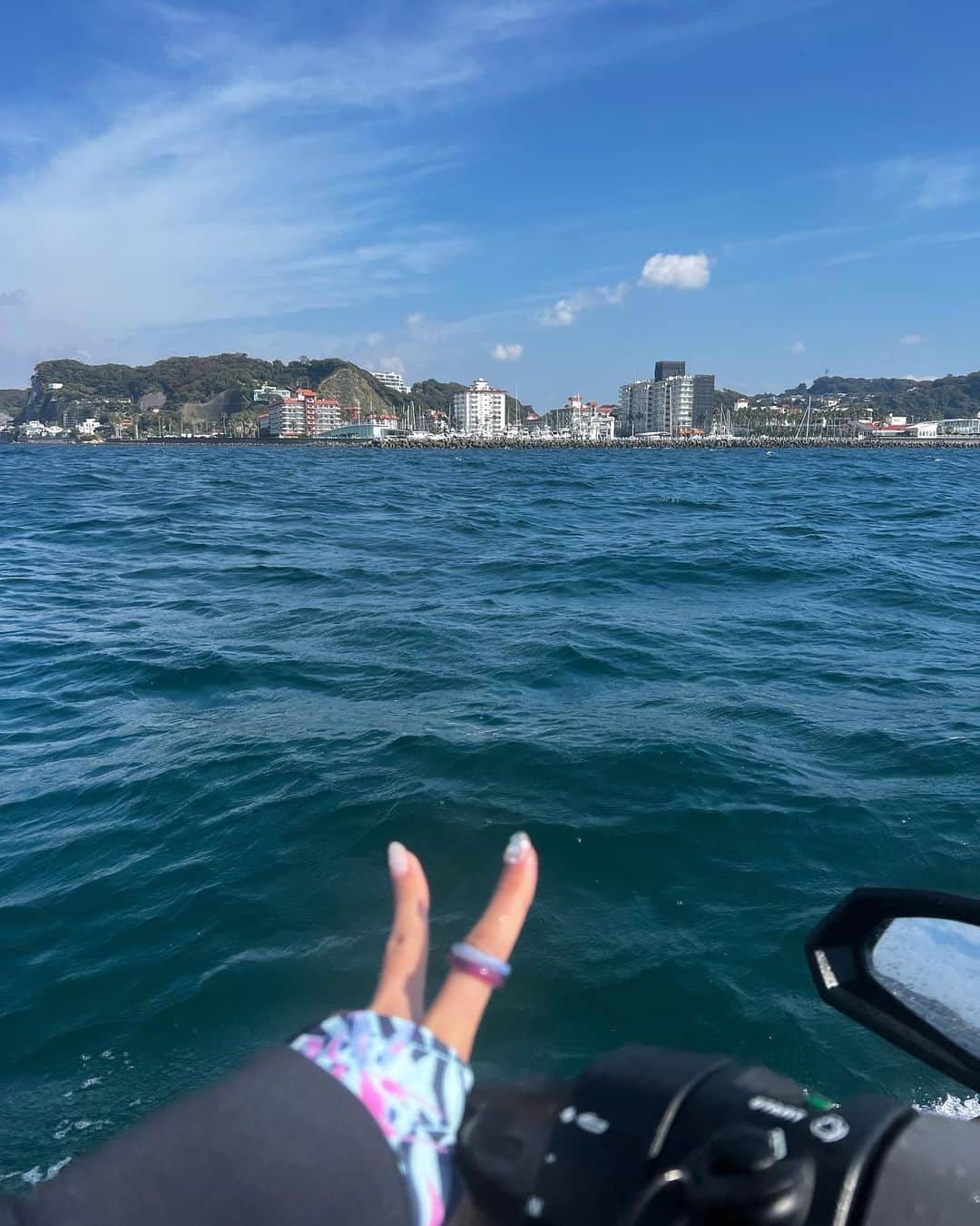 神谷麻美さんのインスタグラム写真 - (神谷麻美Instagram)「#ジェット 楽しすぎる👸🚀❤️✨️  今日もまだ水着になれる暖かさだった💖👙🌴💕✨   #jetski ❤️‍🔥❤️‍🔥❤️‍🔥✨️  #海 🌊❤️✨️  #ジェットスキー ❤️‍🔥🍍❤️‍🔥✨️」11月4日 18時19分 - asamice428