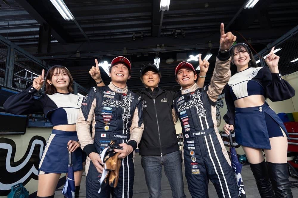 瀬谷ひかるさんのインスタグラム写真 - (瀬谷ひかるInstagram)「✨✨Pole Position✨✨  SUPERGT Rd.8 モビリティリゾートもてぎ  前戦に続き2戦連続のポールポジションを獲得しました🎊🎊  公式練習とQ1でもトップタイムをマークしていましたが… もう本当に本当におふたりとも速かったです😭✨✨ きのちゃんと一緒にQ1から既に半泣きになっていて、 PP獲得が分かった瞬間号泣でした😭  2号車muta Racing INGINGは、 チャンピオンの可能性を残して明日の決勝に挑みます！ 事実は小説より奇なり、レースには思いもよらない、 時にはドラマよりドラマチックな展開があることを 私たちは知っています。  逆転チャンピオンを信じて！ 信じるパワーが未来を変えると信じて！ 今シーズン渇望した、表彰台の真ん中へ！ 泣いても笑っても最後なら、嬉し涙で終わりたい…！  明日の決勝、レースクイーン人生最後のグリッドボードを ポールポジションで迎えられる幸運を噛み締めて、 全力で2号車を応援します！  皆様も一緒に、2号車へ熱い応援をよろしくお願いします❤️‍🔥❤️‍🔥❤️‍🔥  #supergt #muta #mutaracing #mutaracingfairies #gt300 #gr86 #gr86gt #ingingmotorsport #motorsport #racequeen #model #japanesegirl #selfie #portrait #camera #モビリティリゾートもてぎ #ポールポジション #レースクイーン #スーパーgt #モータースポーツ #モータースポーツ好きな人と繋がりたい #スワイプしてね」11月4日 18時56分 - seyasy__h