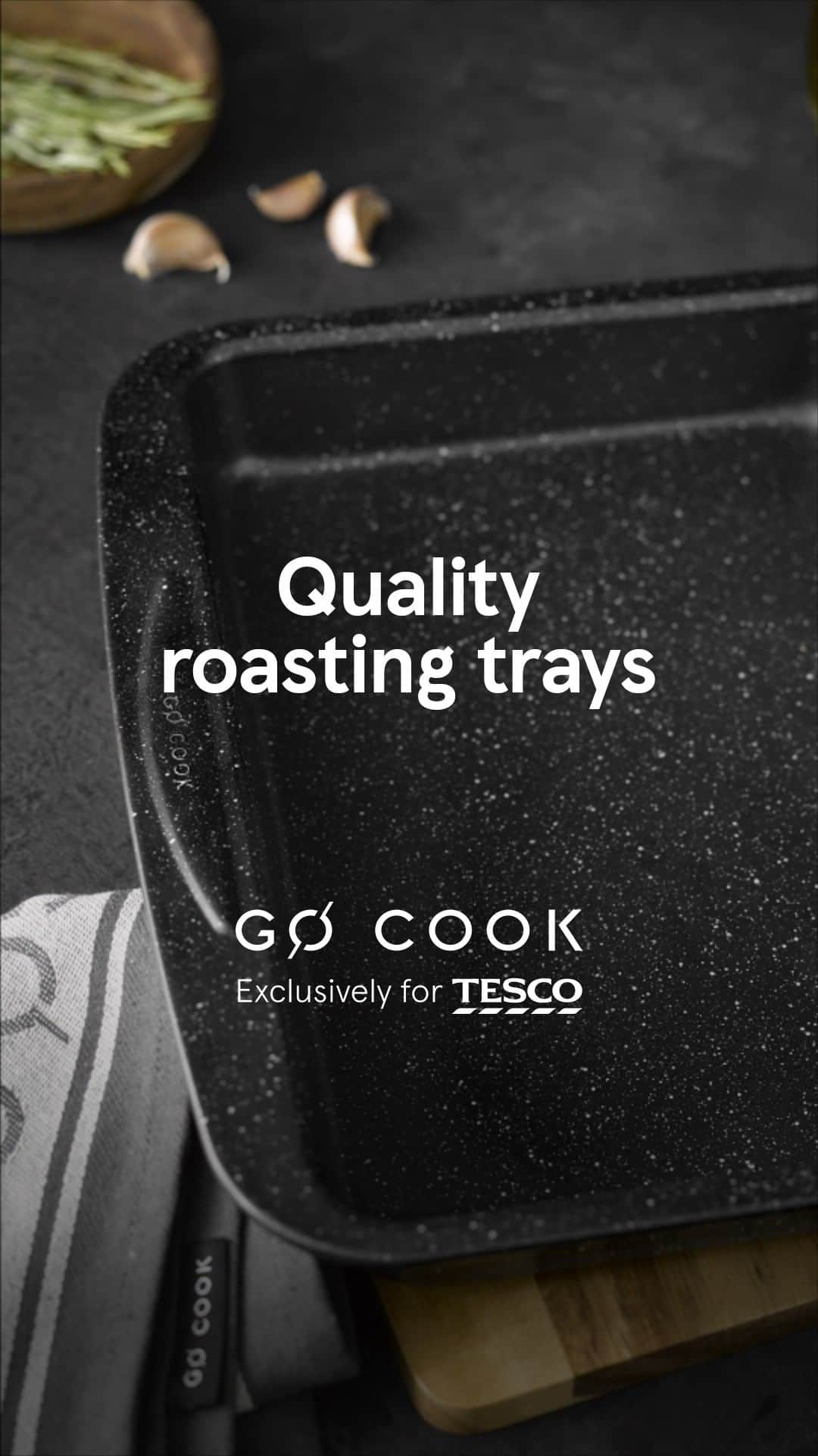 Tesco Food Officialのインスタグラム：「It’s Sunday roast season and we’ve got the secret to making the best potatoes ever. This nonstick roasting tray heats evenly to ensure every potato is golden brown. Head to the link in our bio to shop the full Go Cook range.」