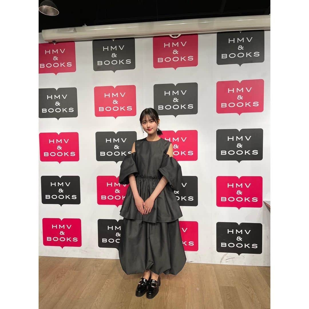 原菜乃華さんのインスタグラム写真 - (原菜乃華Instagram)「写真集お渡し会イベント東京・大阪と2日間ありがとうございました。  本当に楽しかったー！ あっという間すぎて、もう既に皆様に会いたいっ！！沢山元気をもらっちゃいました︎☺︎  色々お話出来て嬉しかったなあ、皆さんの優しさに触れて、終始感動しっぱなしでした。  また絶対会いましょうね🥹 幸せな時間をありがとうございました🫶💕 また明日からがんばれる！  #原菜乃華 #はなのいろ」11月4日 19時00分 - nanoka_hara_official