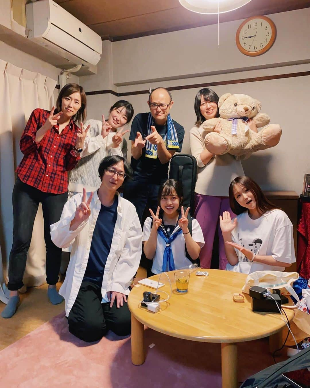 藤田早希さんのインスタグラム写真 - (藤田早希Instagram)「今年発足されたみんつくさんの短編作品に参加しました！ 今年5月に始まって、劇場公開を目ざしているそうです。 初対面、急な参加にも関わらず快く受け入れて アットホームな現場で役にも入りやすかったです😭 4作品ほぼ違うキャラで出演してます。 頭も体もフル活用して、達成感半端なかった！笑 みなさんの感情に響きますように。 また公開されたらお知らせします🤝🏻 ピンマ久々つけてテンション爆上がった😂 監督さん、カメラマンさんの カメラの画面から写真撮っても可愛さではなく ひどいうつりになります。. . . . #みんつく #短編映画 #短編ドラマ #短編オムニバス #役者 #女優 . . . .」11月4日 19時02分 - sakifujita