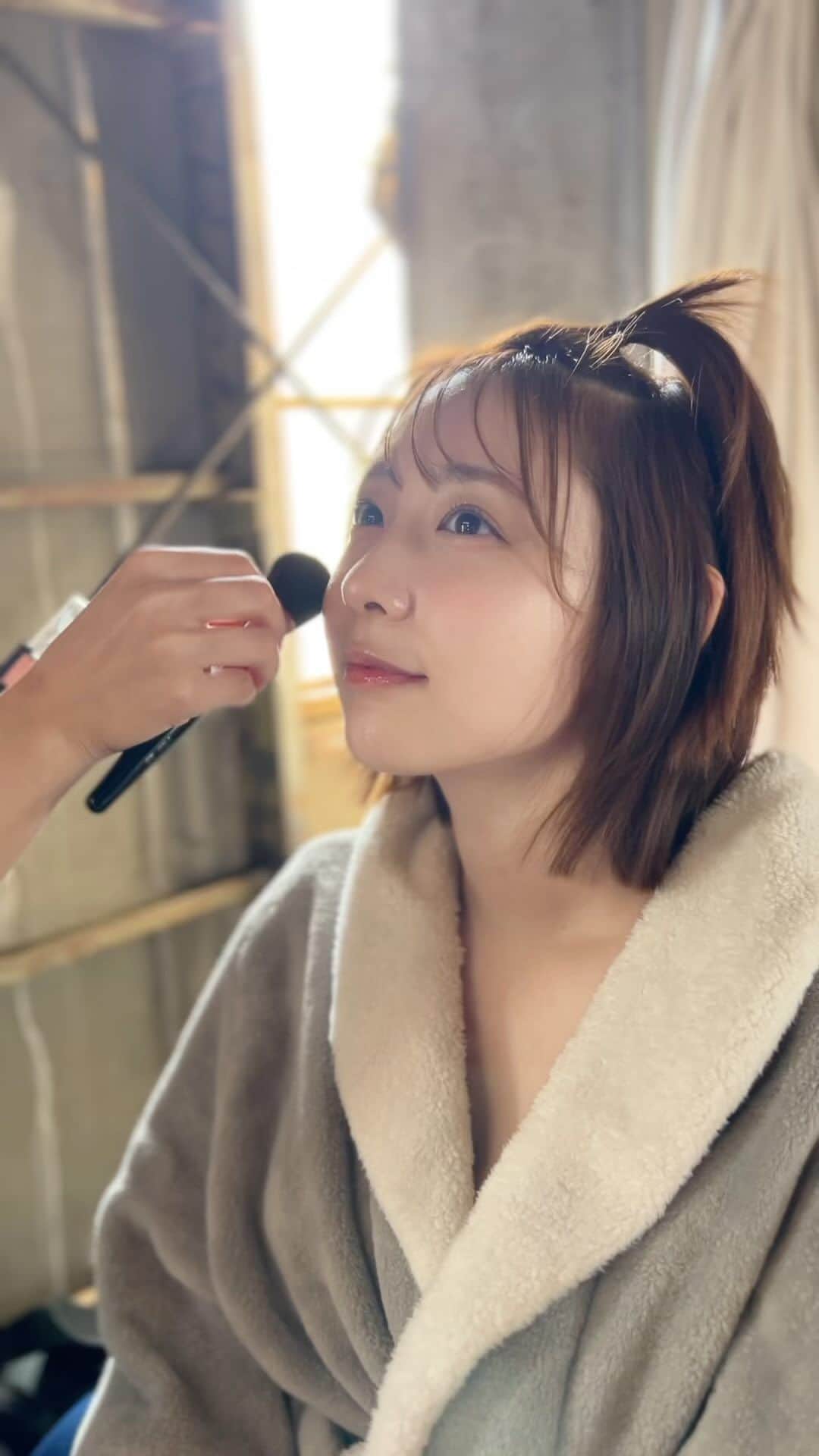 水湊みおのインスタグラム：「メイク中…👀💄💖」