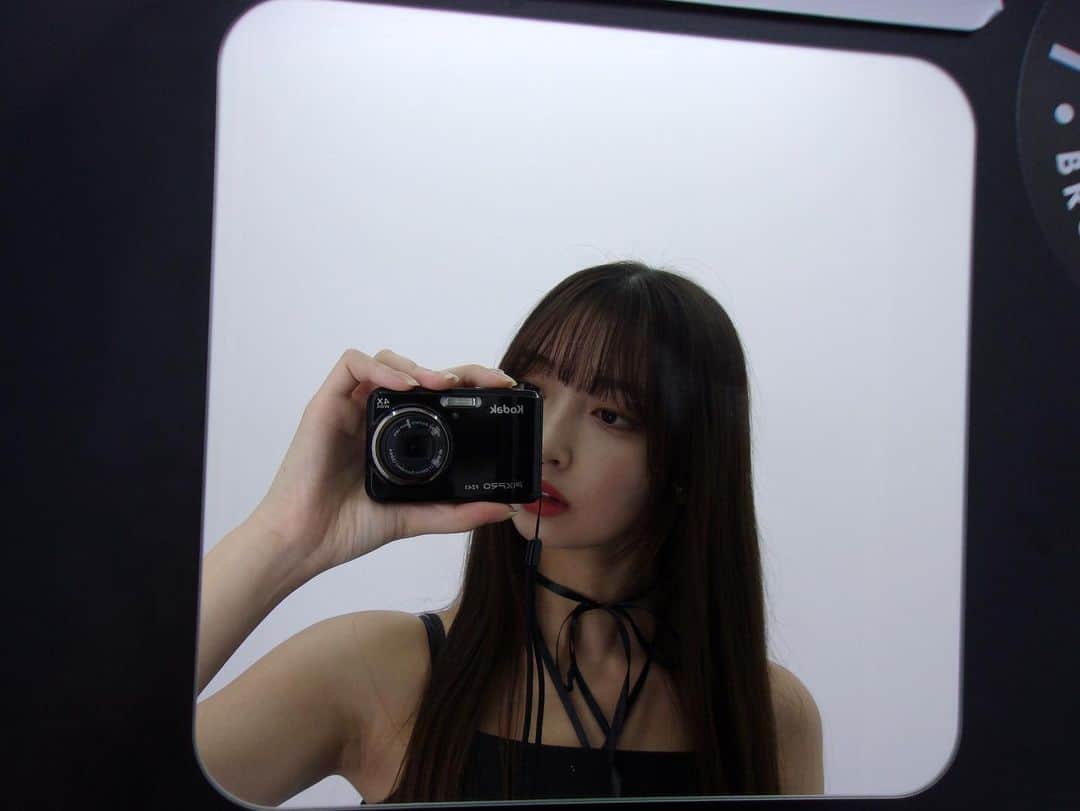 水春（ukka）のインスタグラム：「プレゼントみずは🖤🎀」