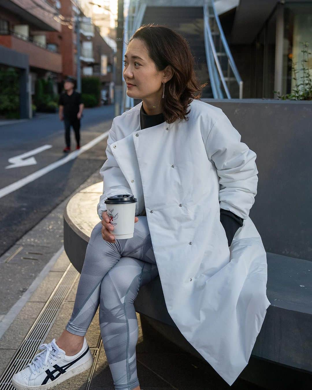 DANSKIN Japanさんのインスタグラム写真 - (DANSKIN JapanInstagram)「【AMBASSADOR SNAP】WARM STYLE  ダンスキンアンバサダーのWARMスタイルをご紹介します。 まるで空気をまとっているかのように軽やかなコートは、暖かさと快適さを兼ね備え、アクティブなライフスタイルにぴったり。  一段と寒さが増すこれからの時期に向けて、早めのアウター選びがおすすめです。 詳細は画像をタップして商品タグをご覧ください🏷  #danskin #danskinjapan #ダンスキン #こころとからだ #わたしを生きる」11月4日 19時19分 - danskin_japan