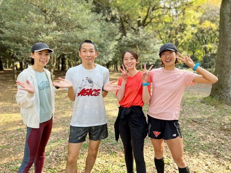 西谷綾子のインスタグラム：「🏃‍♀️ がんばれゆうすけ練とBaSRC🥰 今日は20km 5:45/km  昨日は1km×5本インターバル (5'15 4'45 4'15 の3チームを担当)  先日のBaSRC  ご参加ありがとうございました🥹🩷 私が皆さんから沢山のpowerをもらってます🔥 怪我なくコツコツ積み重ねていきましょうね！！  【 @ganbaleyusuke イベント】 11/25(土) 5:45/km 12/9(土)5:00/km 12/24(日)5:00/km 12/30(土) 5:15/km 12/31(日) 6:00/km 🈵 1/21(土)5:00/km 1/27(日) 1km×5本インターバル (5'15 4'40 4'10担当)  【BaSRC】 11月は15(水)と30(木) 12月は7(木)と21(木) 12/21は、綾子サンタ🤶がやってくる？！🤭🎁  みんなで励まし合いながら 楽しく頑張りましょうーー🥰🥰」