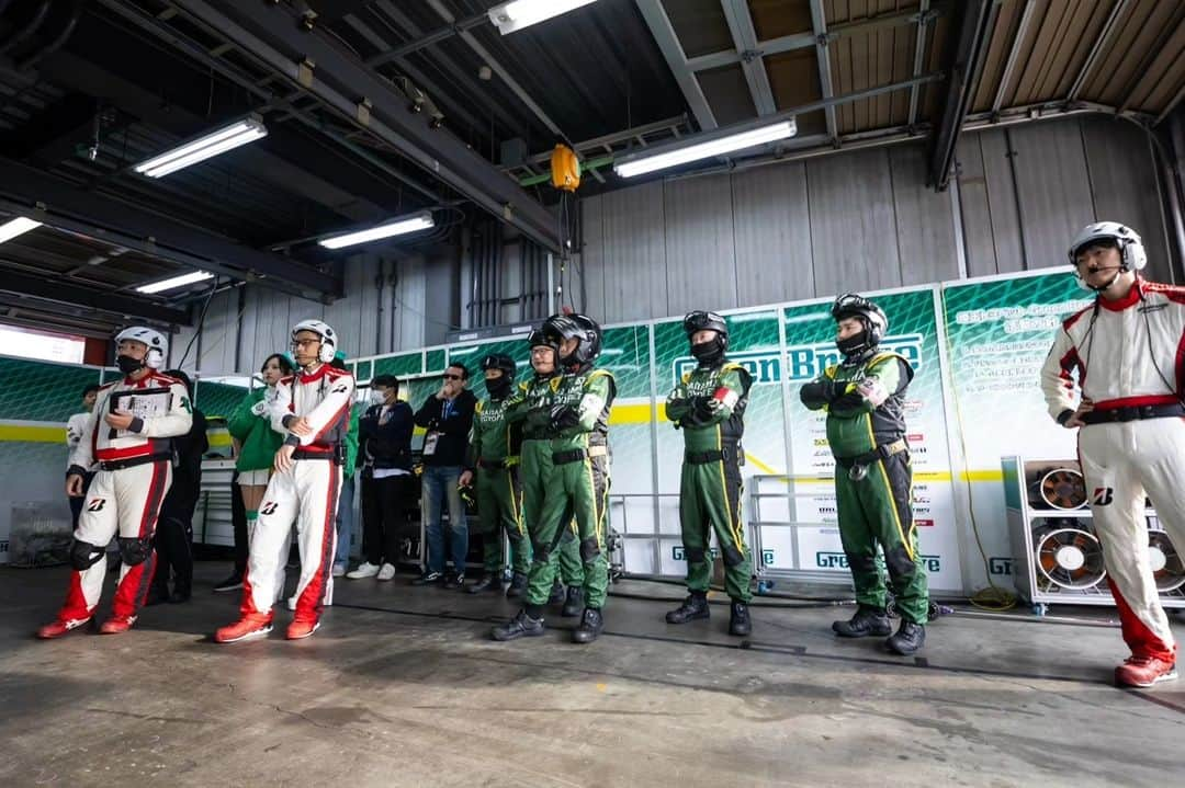 吉田広樹さんのインスタグラム写真 - (吉田広樹Instagram)「#SUPERGT Rd.8 モビリティーリゾートもてぎ🏁 予選はP7でした！  良いアタックが出来た感触もあったのですが ライバル勢はさらに速かったです💦  明日のレースはチームとして 今シーズンの集大成のレースに出来るようベストを尽くします！！  #埼玉トヨペット #GreenBrave #grgarage浦和美園 #TOYOTA #GRSUPRAGT #スープラ #TCD #BRIDGESTONE #大石博久カメラマン」11月4日 19時47分 - hiroki44da