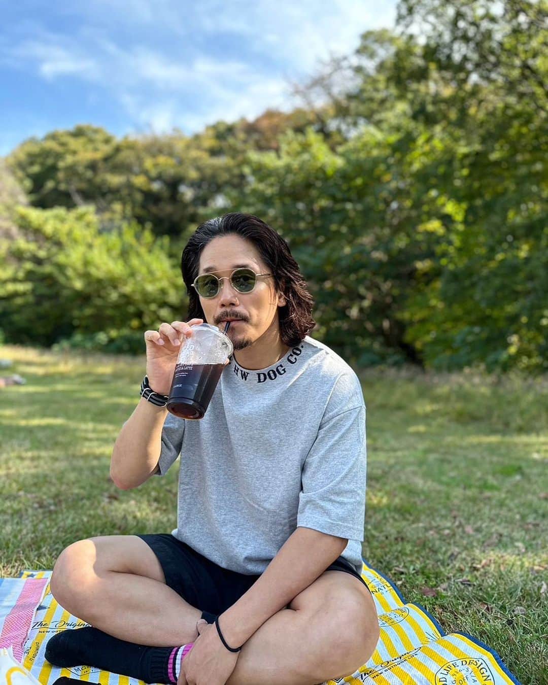 宮城大樹のインスタグラム：「🥐☕️🕶️」